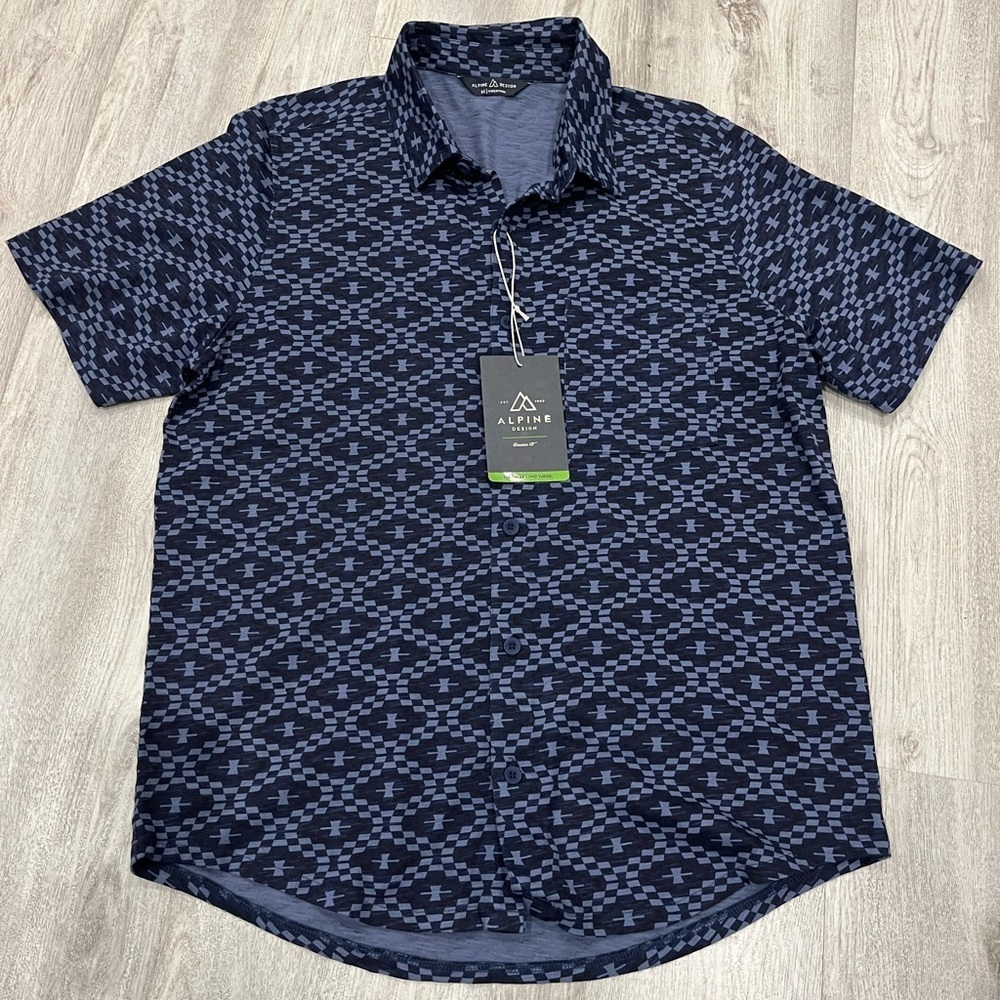 NWT Alpine Design men’s Medium cotton short sleeve button up shirt